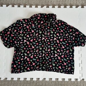 Hot Topic Black Floral Short Sleeve Shirt